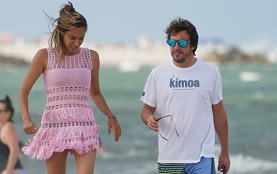 Fernando Alonso a Andrea Schlagerová (Miami, 2022)