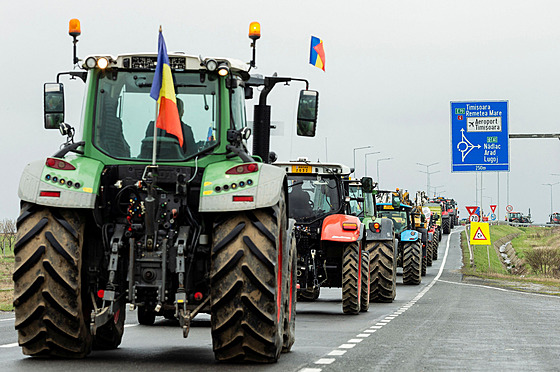 Rumuntí zemdlci blokovali hranice na protest proti dovozu obilí z Ukrajiny....