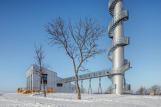 Originální nápad p�estav�t tubus v�trné elektrárny na rozhlednu s turistickým...