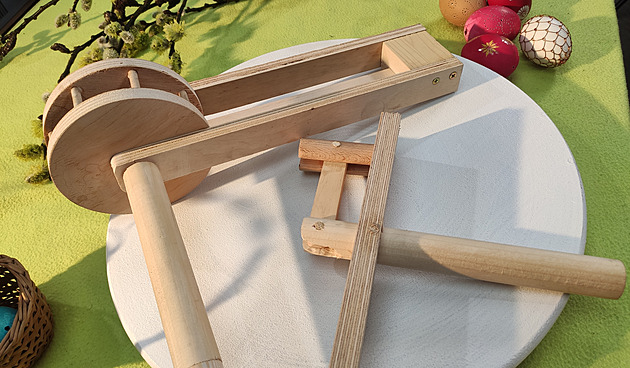 Když zvony odletí do Říma, vyrobte si tradiční velikonoční klapačku a řehtačku