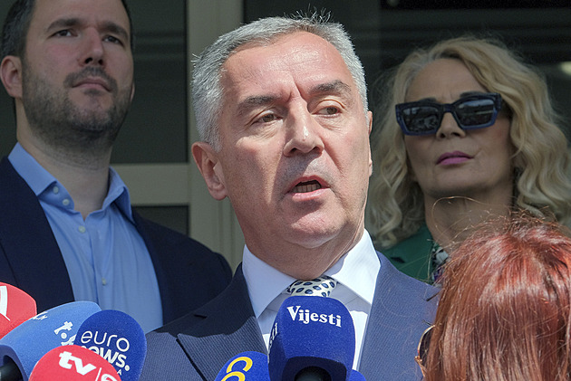 Car Milo v Černé Hoře skončil. Pokusí se kvůli imunitě o návrat do úřadu?