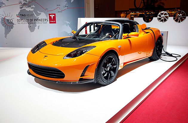 Původní tesly ukazují, jak poznat, že je baterie elektroauta na odpis