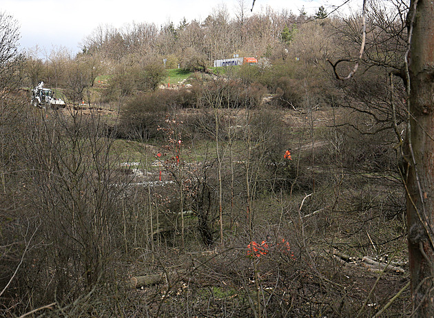 Kolem obce vyhloubili desítky vrtů, pomůžou stavbě vytouženého obchvatu