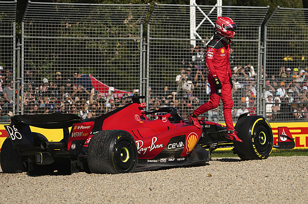 Leclerc se dál trápí, optimismus ve Ferrari zůstává. Bereme pozitiva, hlásí šéf