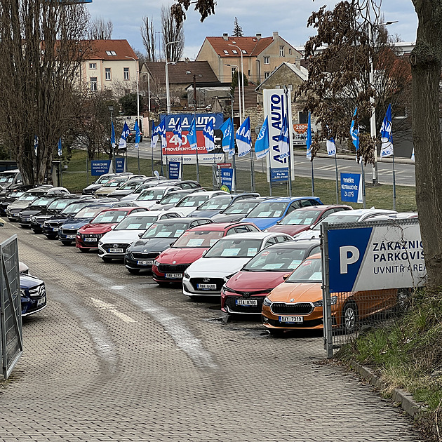 Velký test českých bazarů: za stejné auto někde dostanete téměř dvojnásobek