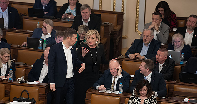 Desítkám tisíc pedagogů říkáte, že jsou druhá kategorie, tvrdí Berkovcová