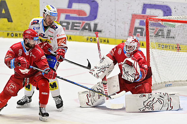 ONLINE: Třinec - Pardubice 0:0. Na ledě obhájců, kdo po třetím duelu povede?