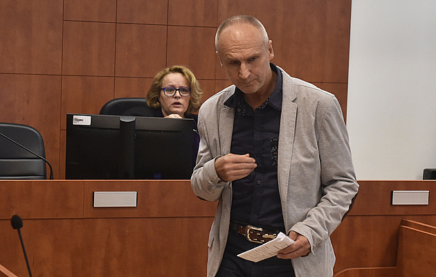 „Putin je borec a odzbrojí ukrofašisty“. Za podporu války obvinila policie již 63 lidí, číslo ještě poroste