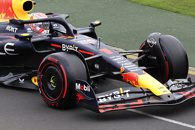 Verstappen v Austrálii vyhrál kvalifikaci formule 1, Pérez odstartuje poslední
