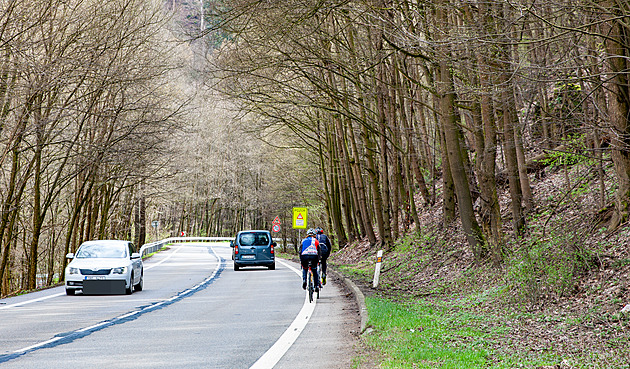 Jeden kilometr za 60 milionů. Cyklostezku u Blanska zdražil složitý terén