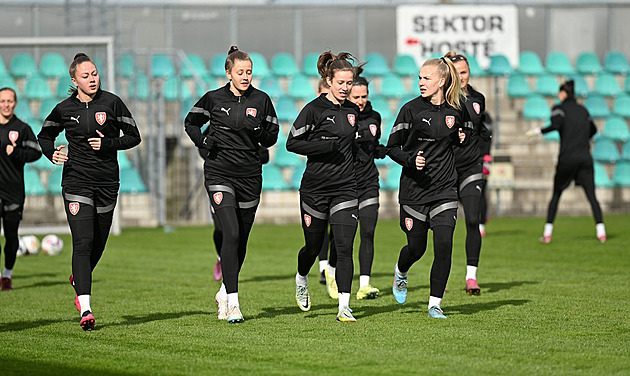 České fotbalistky zamíří do Hradce. Město na stadion láká studenty