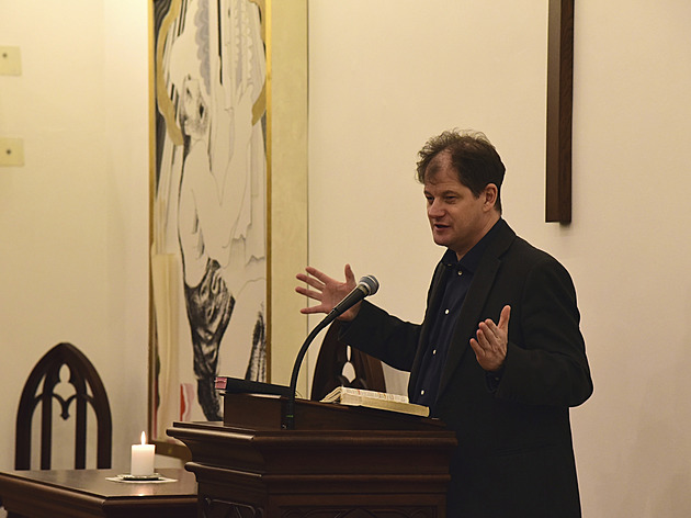 Církev má pečovat a doprovázet hledající