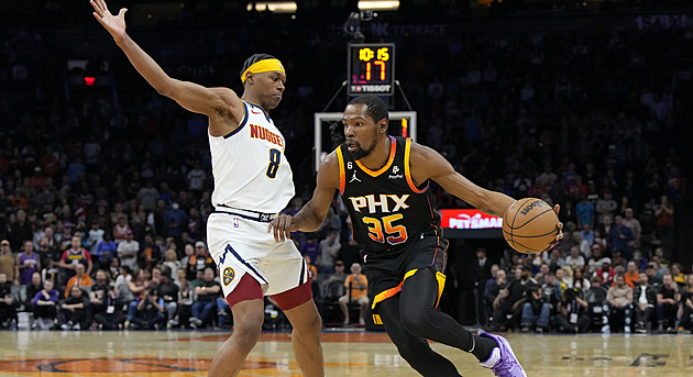 Phoenix vyhrál nad Denverem, Oklahoma City má blízko předkolu NBA