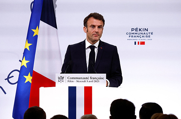 Riskantní mise. Macron a Leyenová žehlí vztahy s Čínou kvůli míru na Ukrajině