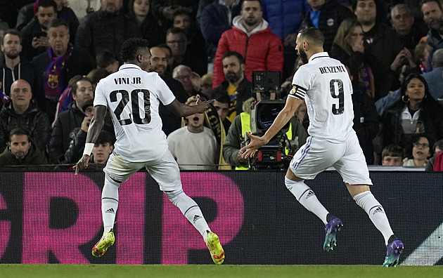 Real vyhrál v Barceloně 4:0 a postoupil do finále poháru, Benzema dal hattrick