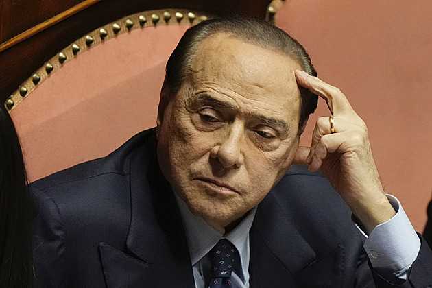 Stav Berlusconiho je horší, než se zdálo. Trpí leukémií, zahájil chemoterapii
