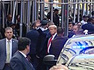 Donald Trump pijel do budovy soudu v New Yorku