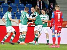 Fotbalisté Jablonce se radují z gólu Matje Polidara proti Plzni.