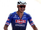 Mathieu van der Poel vítzí v závod Paí-Roubaix.