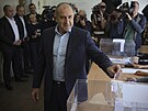 Bulharský prezident Rumen Radev volí v parlamentních volbách. (2. dubna 2023)