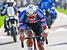 Mathieu Van Der Poel na tratí závodu Paí - Roubaix.