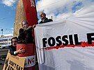 Klimatití aktivisté seetli bance její fosilní híchy (4. dubna 2023)