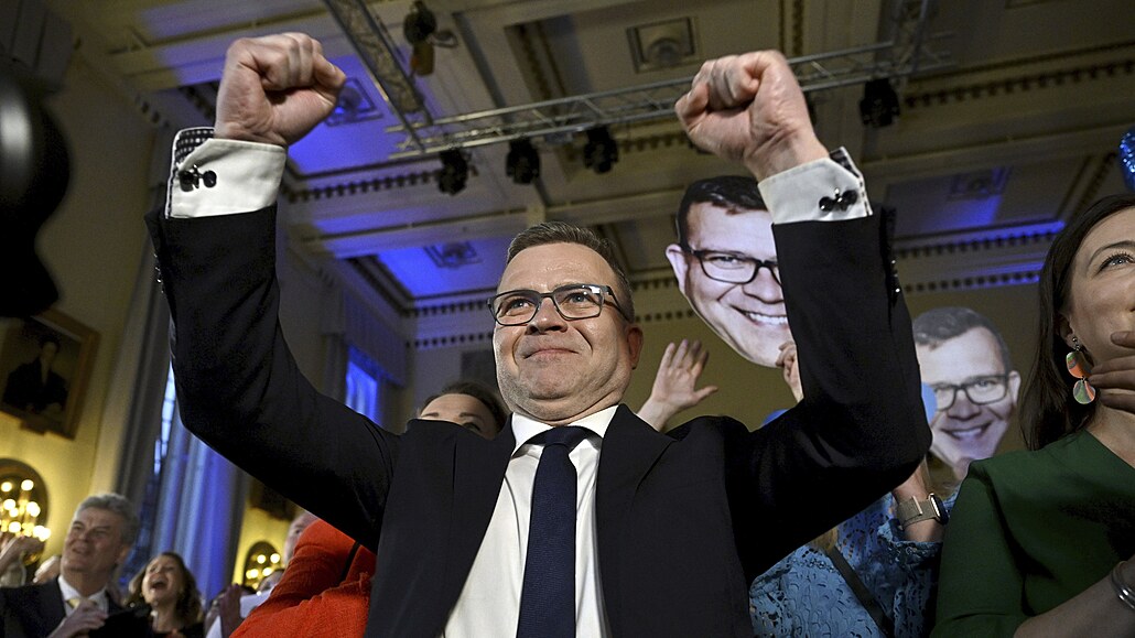 éf opoziní Národní koaliní strany Petteri Orpo se raduje z voleb do...