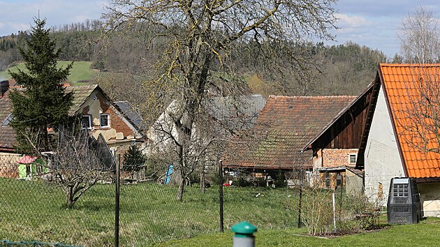 Usedlost ve vsi na Klatovsku, kde mla bt trna mal dvka. (4. dubna 2023)