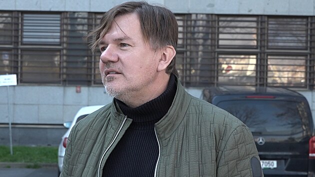 �to�n�k 3. dubna bezd�vodn� napadl sedm �en a d�t�, zalehl ho zp�v�k Michal Hr�za. (6. dubna 2023)