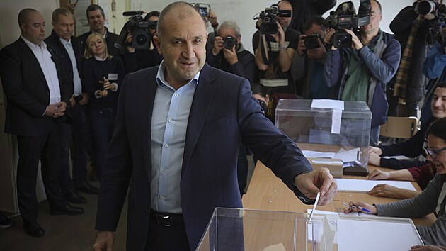 Bulharsk� prezident Rumen Radev vol� v parlamentn�ch volb�ch. (2. dubna 2023)