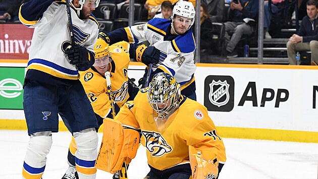 Momentka z utkn NHL mezi Nashville Predators a St. Louis Blues.