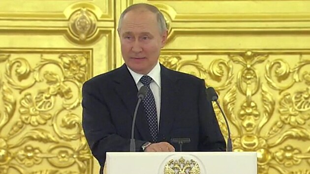 Ruský prezident Vladimir Putin v projevu k cizím velvyslancm. Jeho rozpaky...