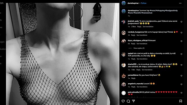 Daniela pinar se na Instagramu rda chlub novmi prsy (2023).