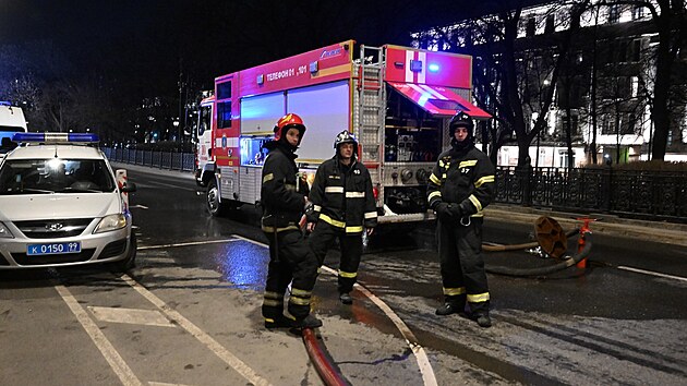 Sdlo ruskho ministerstva obrany v centru Moskvy nakrtko zachvtily plameny. Na mst poru zasahovali hasii, dle nich nejsou hlena dn zrann. (5. dubna 2023)