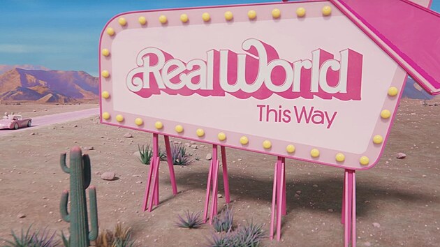 Z�b�r z traileru k o�ek�van�mu filmu Barbie. V pozad� vlevo m��ete vid�t nar�ku na ikonickou v� spole�nosti Warner Bros.