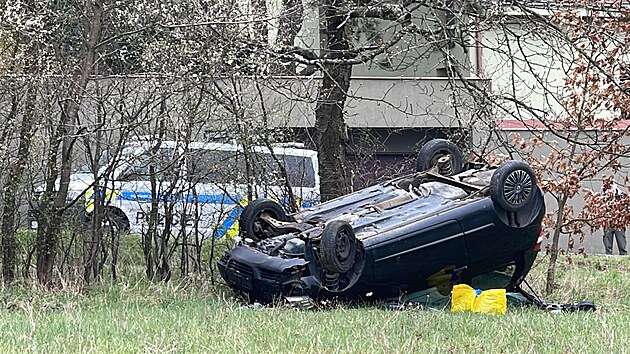 idika havarovala v obci Vylovka v okrese Praha-vchod a po nehod utekla. (7. dubna 2023)