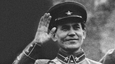 Nikolaj Jeov, obávaný éf Lidového komisariátu vnitních záleitostí (NKVD) a...
