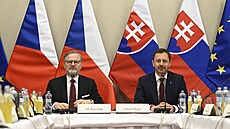 Společné jednání členů slovenské a české vlády v Trenčíně na Slovenku.(3. dubna...