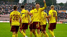 Fotbalisté Sparty se radují z gólu, vsteleného na hiti Zbrojovky Brno 8....