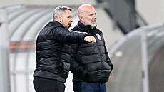 Plzeský trenér Michal Bílek (vpravo) se svým asistentem Pavlem Horváthem