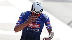Mathieu van der Poel vítzí v závod Paí-Roubaix.