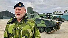 Mikael Segerman, zástupce velitele 181. obrnného praporu, tedy hlavního...