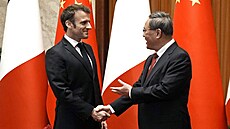 Francouzský prezident Emmanuel Macron se v Pekingu setkal s ínským premiérem...