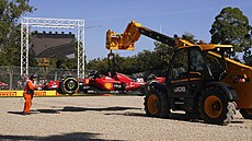 Charlesovi Leclercovi musela pomoct tká technika, jezdec Ferrari skonil v...