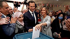 Syrská první dáma Asma Asadová za p�ítomnosti svého mu�e, prezidenta Ba�ára...