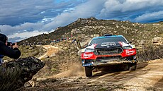 eská rallyeová nadje Erik Cais se svou koda Fabií RS Rally 2.