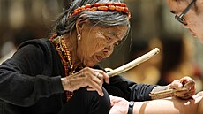 Filipínská tatérka Apo Whang-Odová (20. �íjna 2017)