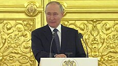 Ruský prezident Vladimir Putin v projevu k cizím velvyslancům. Jeho rozpaky...