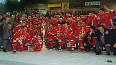 Hokejisté pražské Sparty jako mistři republiky pro sezonu 1999/2000