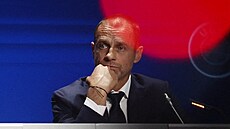 Aleksander eferin na kongresu UEFA v Lisabonu